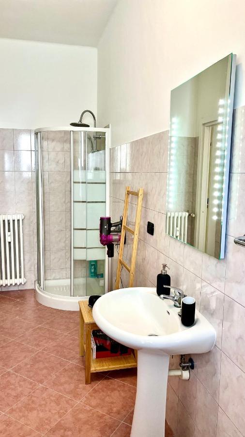 New Apartment, Near Metro Monte Grappa Turin Luaran gambar