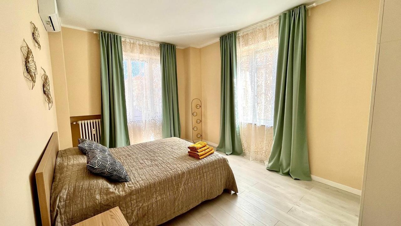 New Apartment, Near Metro Monte Grappa Turin Luaran gambar
