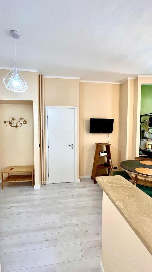 New Apartment, Near Metro Monte Grappa Turin Luaran gambar