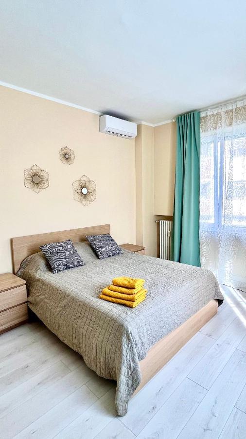 New Apartment, Near Metro Monte Grappa Turin Luaran gambar